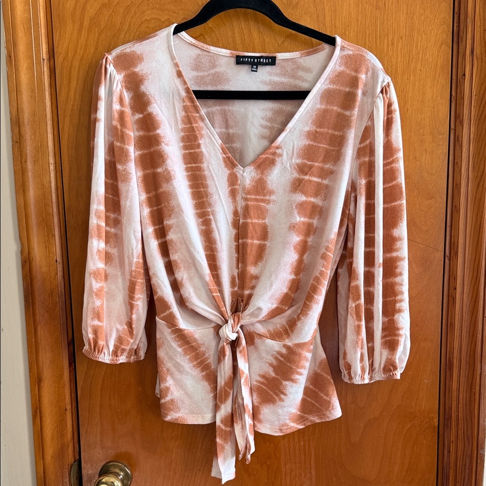 Elegant V-Neck Tie-Dye Blouse - Cream and Brown